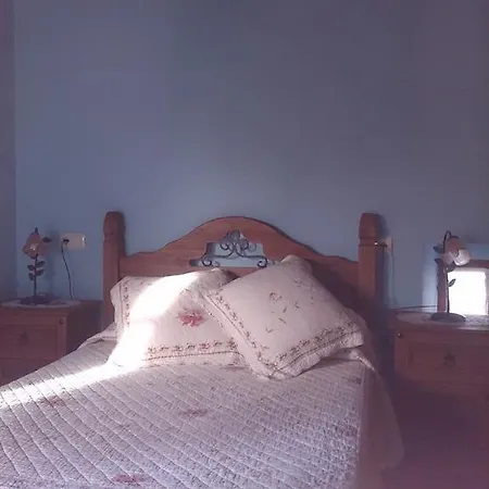 Casa Adela El Tuxu منزل ريفي Perlleces