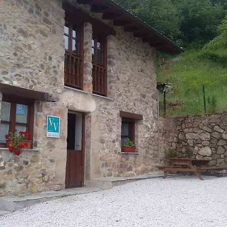 Casa Adela El Tuxu منزل ريفي Perlleces